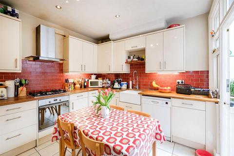 6 Woodcote Road, London, E11 2QA