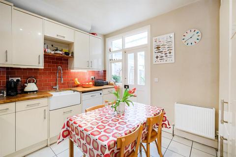 6 Woodcote Road, London, E11 2QA