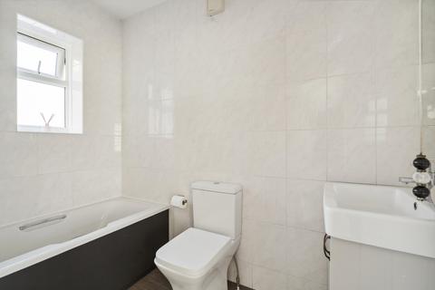 29 Deepdene, Potters Bar, EN6 3DF