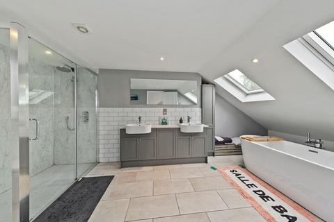 13 Clifford Road, Richmond, TW10 7EB