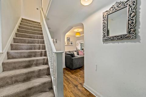 13 Clifford Road, Richmond, TW10 7EB