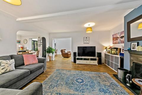 13 Clifford Road, Richmond, TW10 7EB