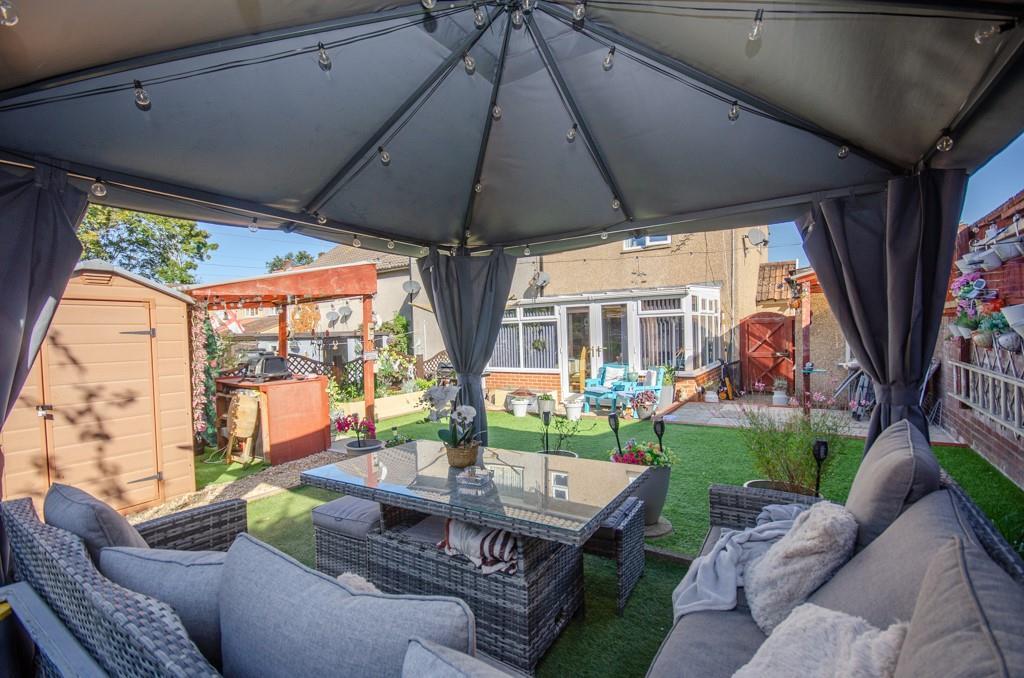 Rear garden pic 3.jpg