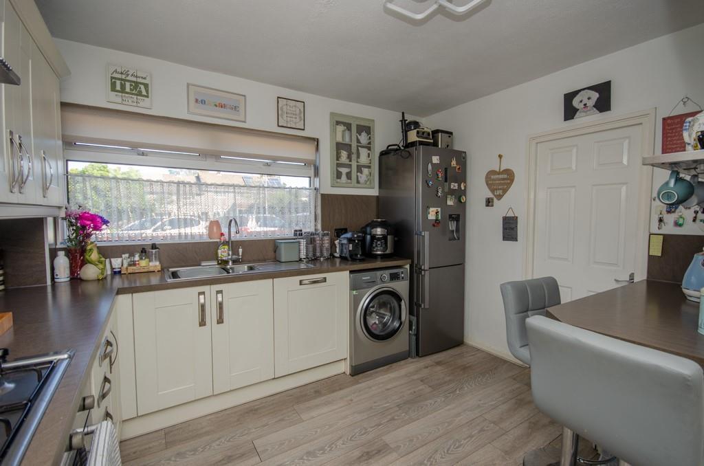 Kitchen pic 3.jpg