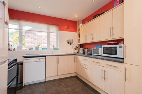 2 bedroom flat for sale, Holders Hill Road, Hendon, London