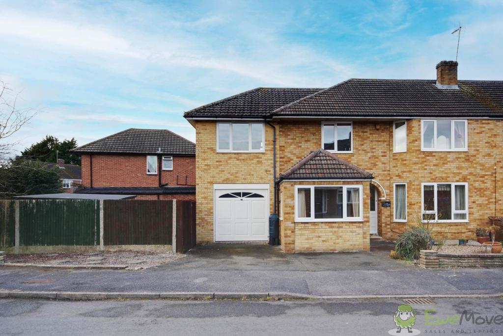 Pelham Crescent, Churchdown... 4 bed detached house to rent £1,800