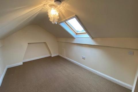 2 bedroom terraced house for sale, Holmfield Road, Clayton West, Huddersfield