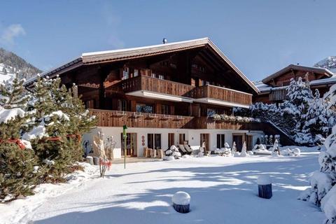 7 bedroom house, Chalet For Sale in Gstaad