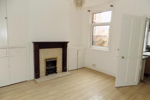 3 bedroom terraced house to rent, Perry Street, Northampton