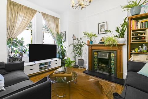 4 bedroom terraced house for sale, Amesbury Avenue, Streatham, SW2