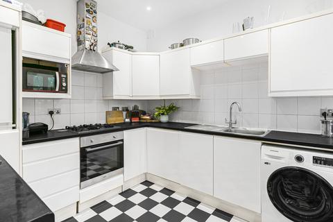 4 bedroom terraced house for sale, Amesbury Avenue, Streatham, SW2