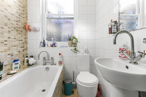 8 Amesbury Avenue, London, SW2 3AA