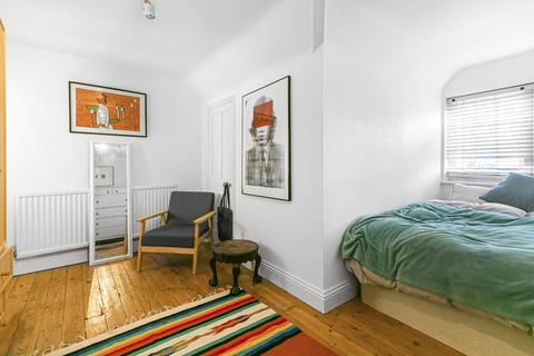 8 Amesbury Avenue, London, SW2 3AA