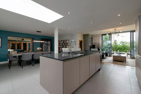 1 St Andrews Court Main Street, Gullane, EH31 2AS