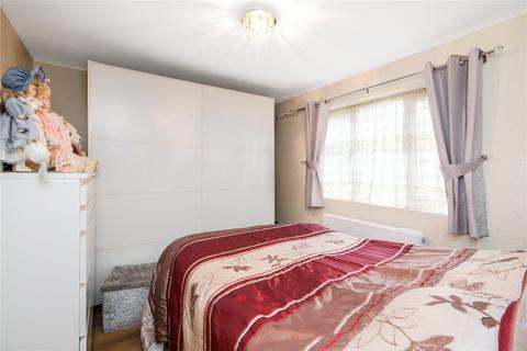 1 bedroom flat for sale, Avenue Road, Romford RM6