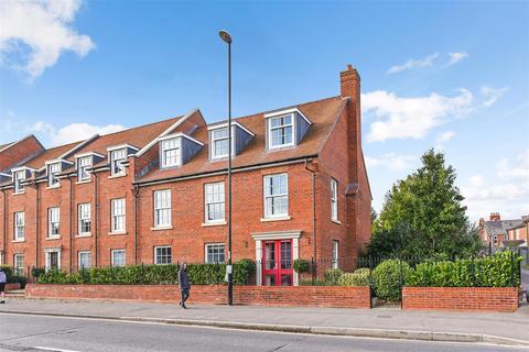 2 bedroom retirement property for sale, The Hornet, Chichester