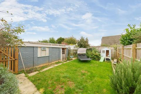 3 bedroom semi-detached house for sale, Banbury,  Oxfordshire,  OX15