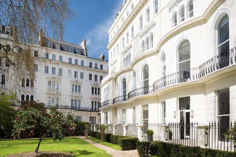 1 bedroom apartment to rent, Kensington Gardens Square, London W2