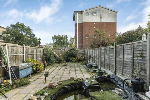 20 Nye Bevan Estate, London, E5 0AG