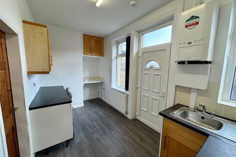 2 bedroom terraced house to rent, Devon Street, Halifax, Calderdale, HX1