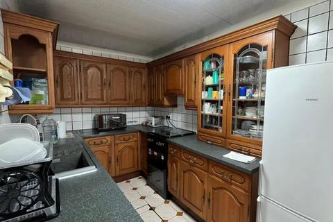 1 bedroom terraced house to rent, Winifred Road, Dagenham RM8