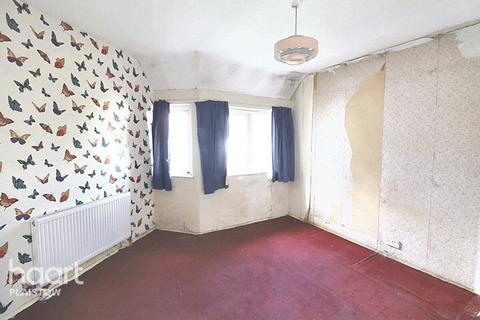 19 Botha Road, London, E13 8PG