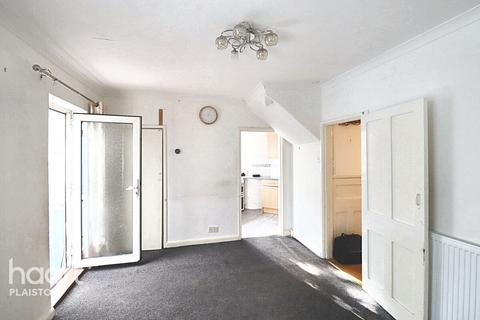 19 Botha Road, London, E13 8PG