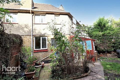 19 Botha Road, London, E13 8PG