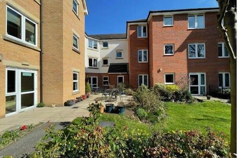 2 bedroom ground floor flat for sale, Coachman Court, Rochford SS4