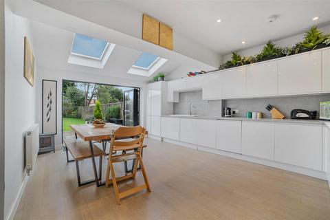 5 East Crescent, Windsor, SL4 5LD