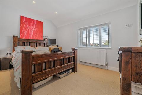 5 East Crescent, Windsor, SL4 5LD