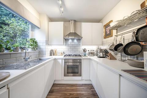 43 Lawnside, London, SE3 9HR