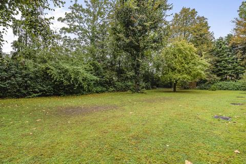 43 Lawnside, London, SE3 9HR
