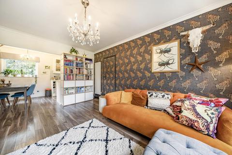 43 Lawnside, London, SE3 9HR