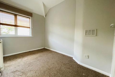 2 bedroom terraced house to rent, Derinton Road, London SW17