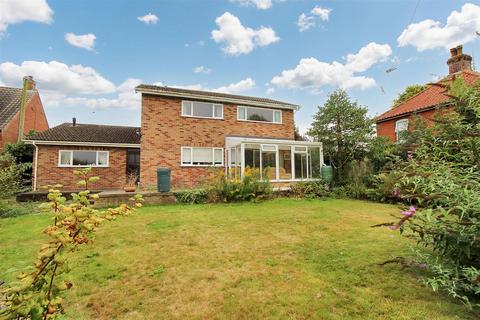 3 bedroom detached house for sale, Buxton Road, Aylsham