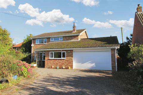 3 bedroom detached house for sale, Buxton Road, Aylsham