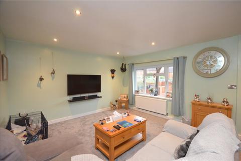 3 bedroom terraced house for sale, Foxroyd Drive, Mirfield, West Yorkshire, WF14