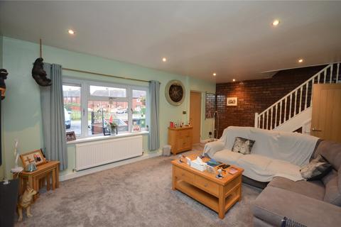 3 bedroom terraced house for sale, Foxroyd Drive, Mirfield, West Yorkshire, WF14