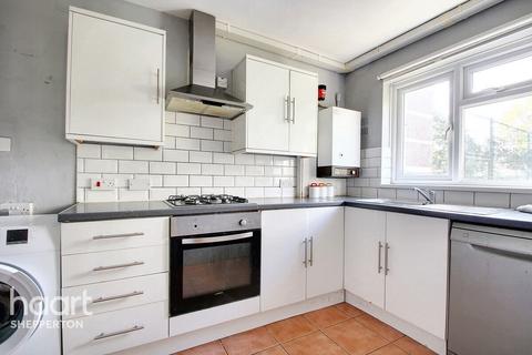 3 bedroom apartment for sale, Annett Close, Shepperton