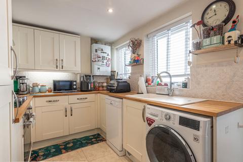 174 Chester Road, Oakenholt, Flint, CH6 5ED