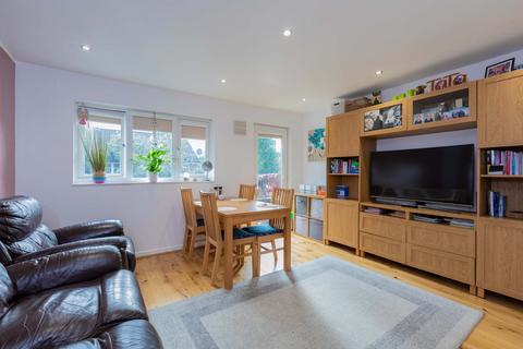 2 bedroom maisonette for sale, Mead Avenue, Langley SL3