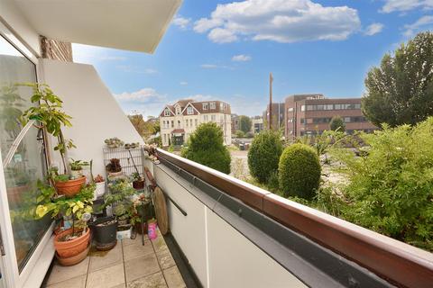 3 bedroom flat for sale, Carew Road, Eastbourne