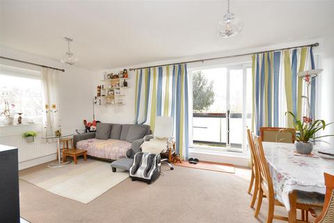 3 bedroom flat for sale, Carew Road, Eastbourne