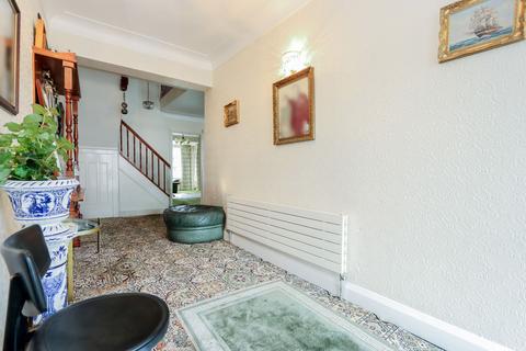 4 bedroom semi-detached house for sale, Brookdale, London, N11