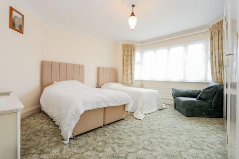 4 bedroom semi-detached house for sale, Brookdale, London, N11