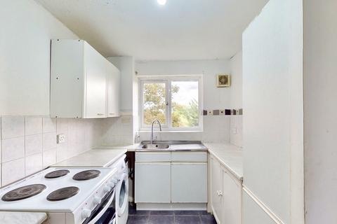 2 bedroom flat for sale, Greenford, UB6