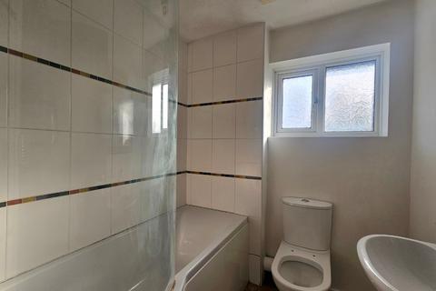 4 Mill Meadow, Northampton, NN2 7BA