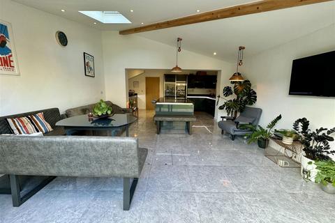 16 Argentia Place, Portishead, Bristol, BS20 7QB