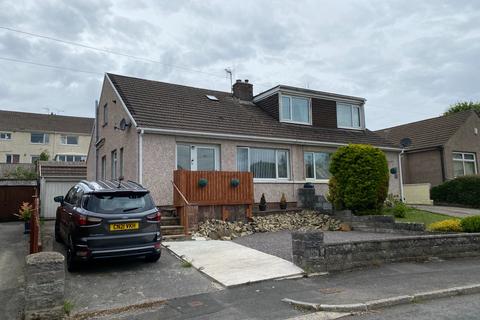 3 bedroom detached house to rent, Wordsworth Avenue, Bridgend